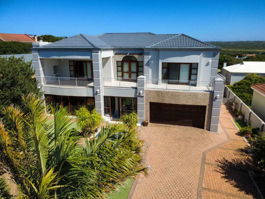 4 Bedroom Property for Sale in Stilbaai Wes Western Cape